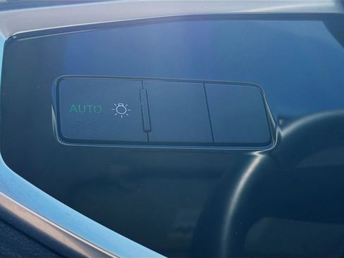 Used 2020 Audi Q3 2.0T Premium image 34