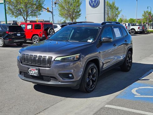 Used 2020 Jeep Cherokee Latitude Plus w/ Cold Weather Group AWD/4WD image 10