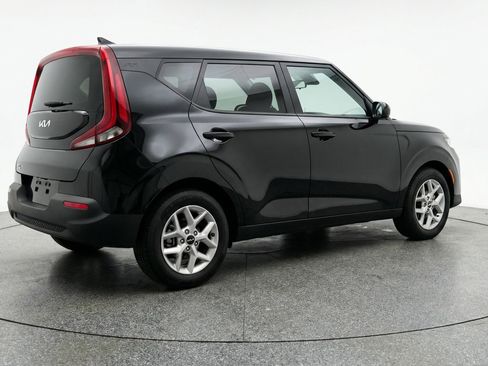 Used 2025 Kia Soul LX w/ LX Technology Package image 9
