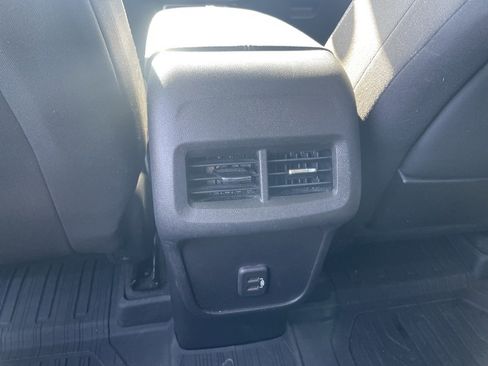 Used 2022 GMC Terrain SLE image 25