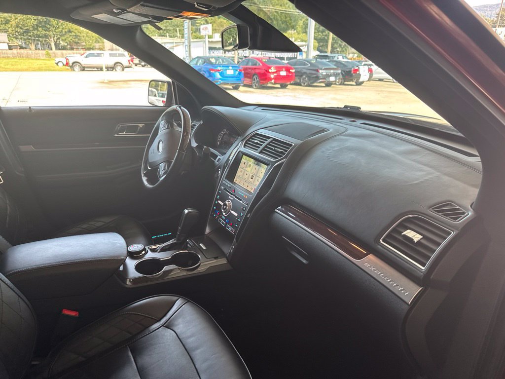 Used 2017 Ford Explorer Platinum AWD/4WD image 13
