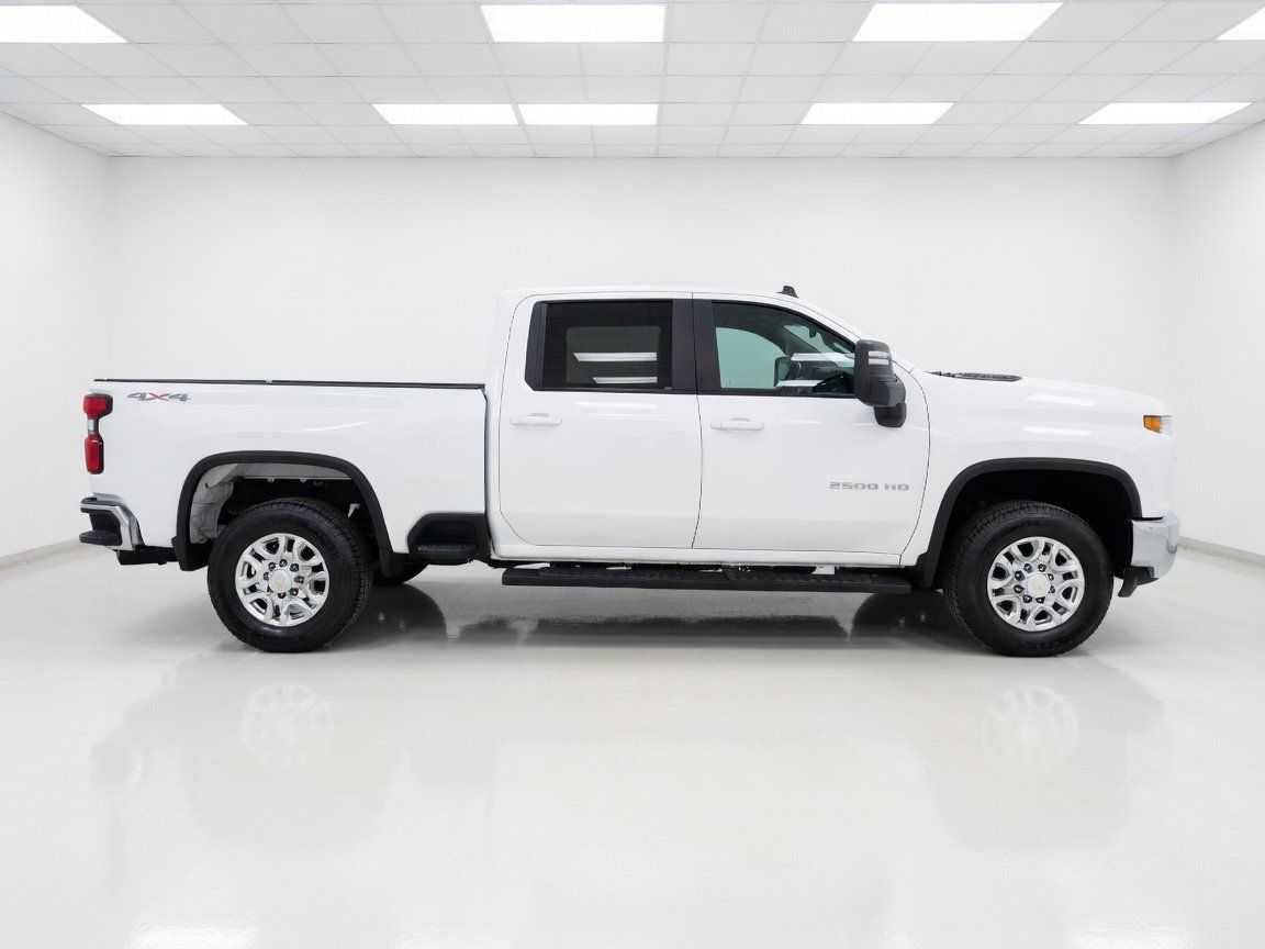 Used 2021 Chevrolet Silverado 2500 LT w/ Fleet Comfort Package AWD/4WD image 23