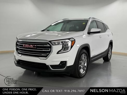 Used 2022 GMC Terrain SLT FWD image 1