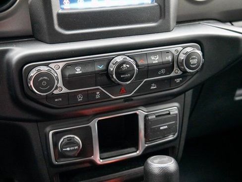 Used 2023 Jeep Wrangler Willys image 30