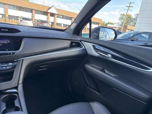 Certified 2024 Cadillac XT5 Premium Luxury w/ LPO, Floor Liner Package AWD/4WD image 33