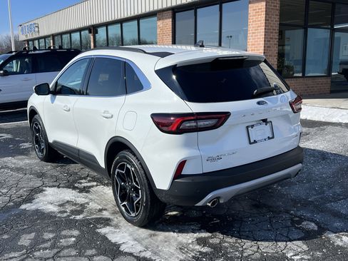 Used 2026 Ford Escape Platinum w/ Premium Technology Package image 8