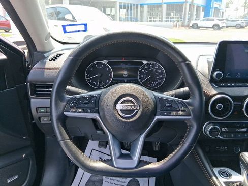 Used 2024 Nissan Sentra SR w/ SR Premium Package FWD image 8