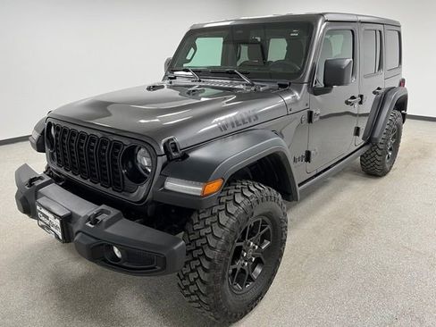 Used 2025 Jeep Wrangler Unlimited Sport AWD/4WD image 4