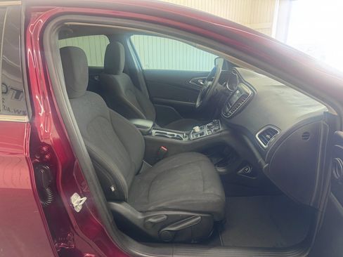 Used 2015 Chrysler 200 Limited FWD image 10