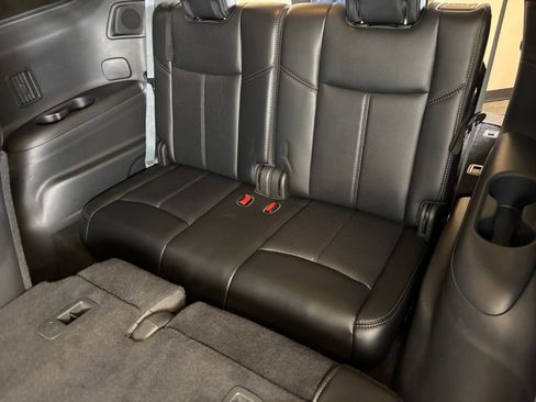 Used 2017 Nissan Pathfinder Platinum AWD/4WD image 24