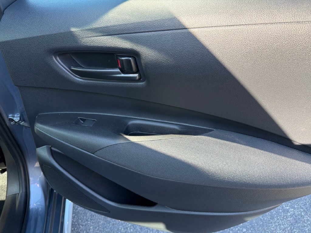 Used 2025 Toyota Corolla LE w/ LE Premium Package FWD image 20
