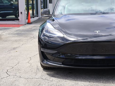 Used 2021 Tesla Model 3 Standard Range Plus image 14