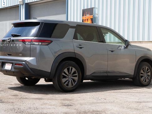 Used 2022 Nissan Pathfinder S AWD/4WD image 13
