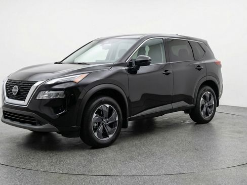 Used 2025 Nissan Rogue SV image 3