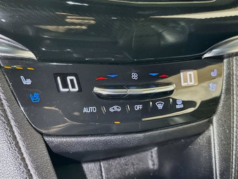 Used 2022 Cadillac XT6 Premium Luxury w/ Platinum Package FWD image 14