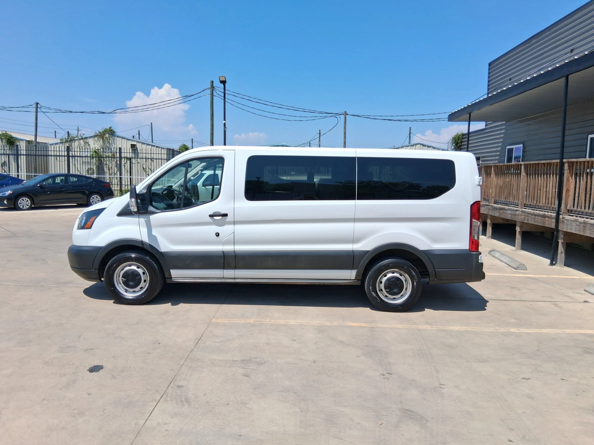 Used 2019 Ford Transit 150 XL RWD image 3