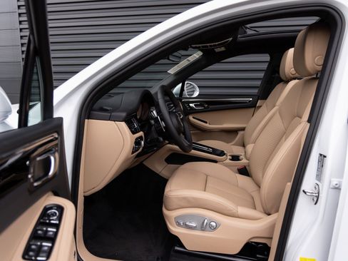 Certified 2026 Porsche Macan S AWD/4WD image 23