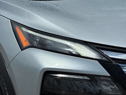Used 2024 Nissan Rogue SV FWD image 27