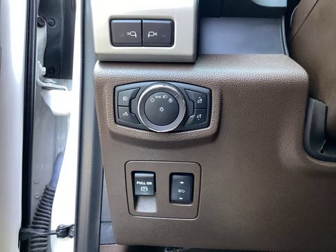 Used 2019 Ford F150 King Ranch w/ Equipment Group 601A Luxury AWD/4WD image 67