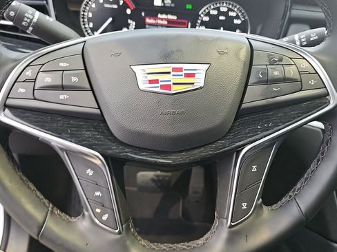 Used 2025 Cadillac XT5 Premium Luxury image 14