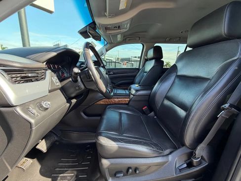 Used 2020 Chevrolet Suburban Premier RWD image 12