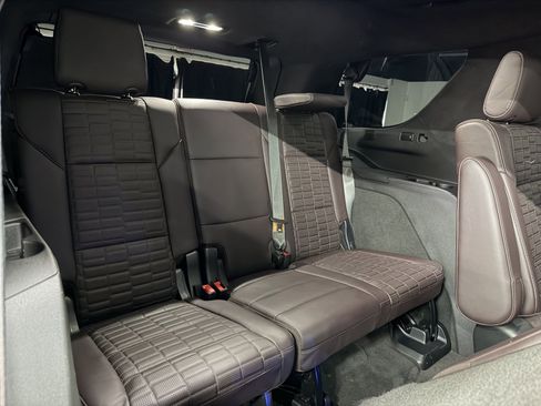 Used 2023 Cadillac Escalade Sport Platinum w/ LPO, ONYX Package image 26