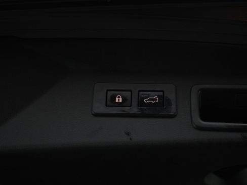 Used 2025 Subaru Forester Premium AWD/4WD image 18