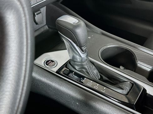 Used 2025 Nissan Altima 2.5 SV image 23