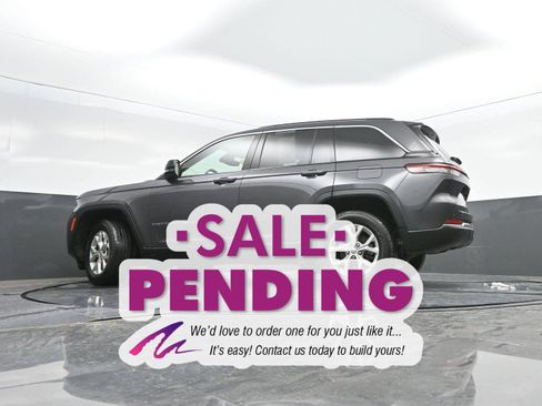 Used 2023 Jeep Grand Cherokee Limited image 35