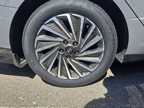 Certified 2024 Hyundai Sonata Limited FWD image 8