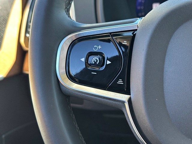 Certified 2024 Volvo XC90 B6 Plus w/ Protection Package Premier AWD/4WD image 27