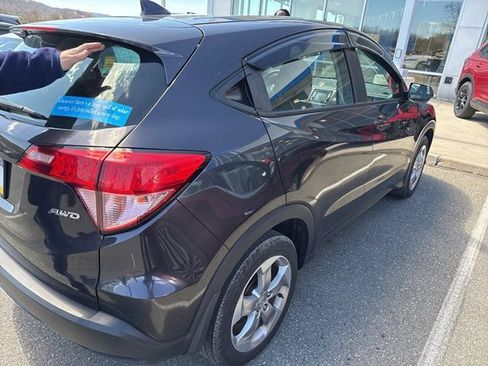 Used 2018 Honda HR-V LX image 9