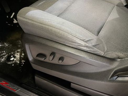 Used 2017 Chevrolet Silverado 1500 LT w/ All Star Edition image 19