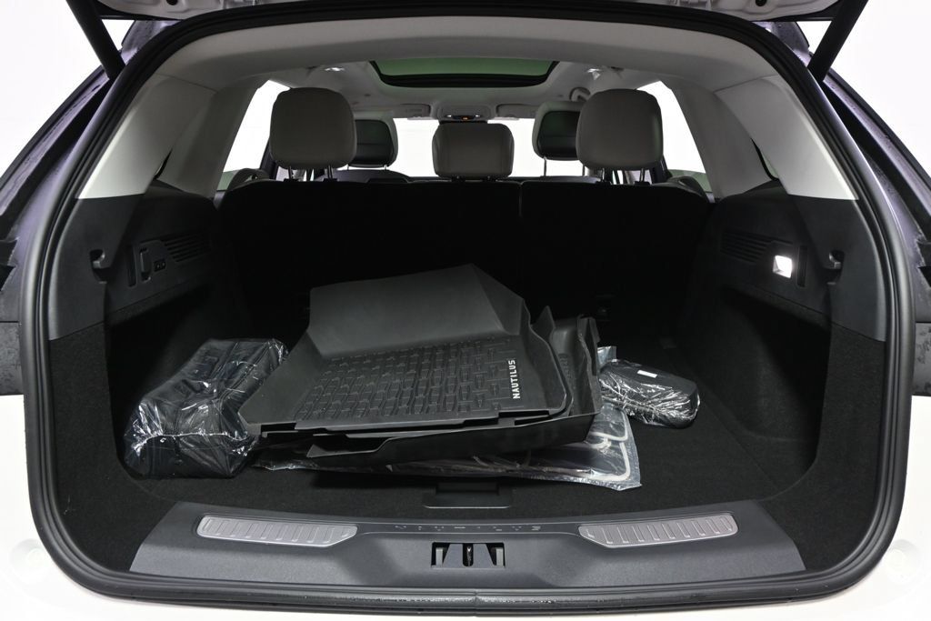 New 2026 Lincoln Nautilus Reserve w/ Jet Appearance Package AWD/4WD image 19