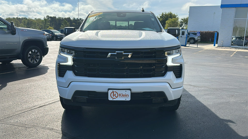 Used 2022 Chevrolet Silverado 1500 RST AWD/4WD image 2