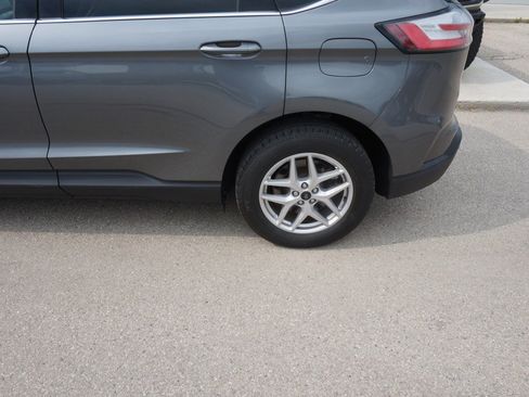 Used 2023 Ford Edge SEL w/ Convenience Package AWD/4WD image 2