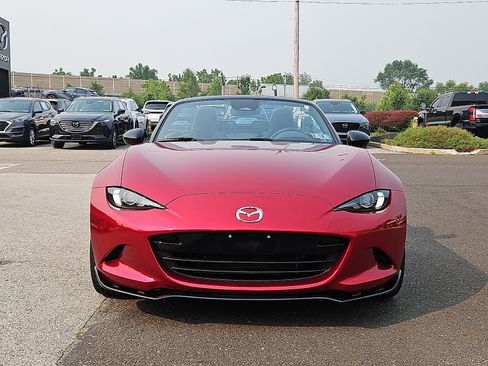 Used 2025 MAZDA MX-5 Miata Club RWD image 2