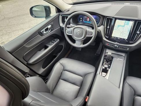 Certified 2025 Volvo XC60 B5 Core image 12