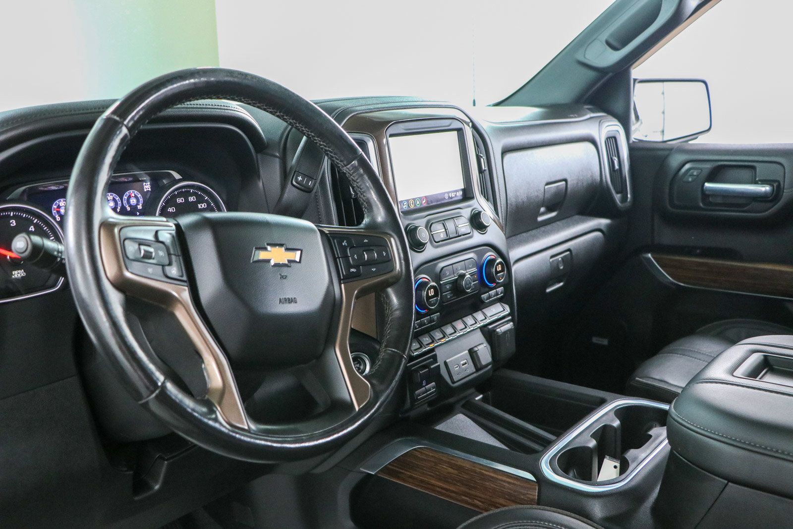 Used 2020 Chevrolet Silverado 1500 High Country AWD/4WD image 26