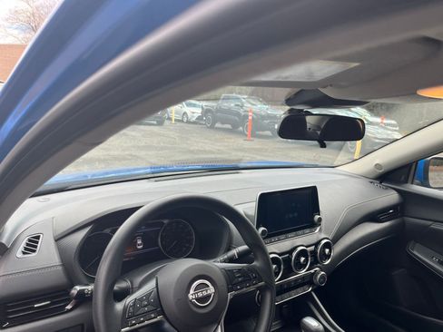 Used 2025 Nissan Sentra SV image 31