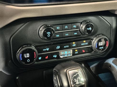 Used 2024 Ford Bronco Wildtrak image 22