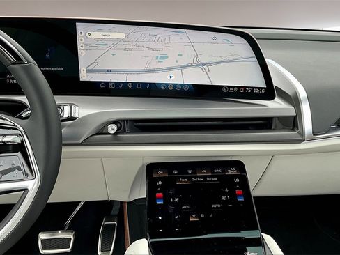 New 2026 Cadillac Vistiq Sport image 7