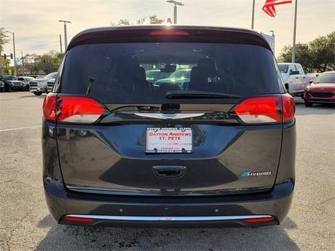 Certified 2020 Chrysler Pacifica Limited w/ Advanced Safetytec Group image 8