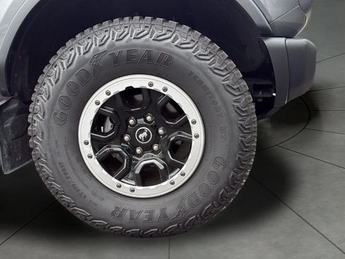Used 2023 Ford Bronco Badlands w/ Sasquatch Package AWD/4WD image 7