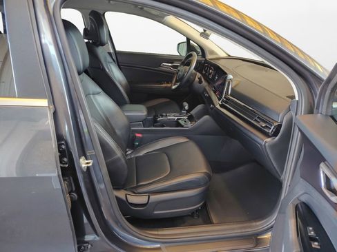 Used 2023 Kia Sportage EX image 23