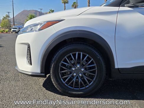 Used 2022 Nissan Kicks S FWD image 9