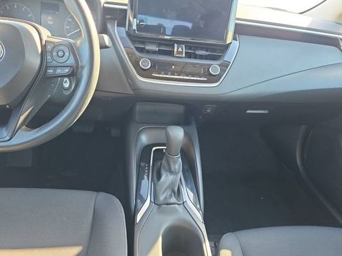 Used 2025 Toyota Corolla LE FWD image 13