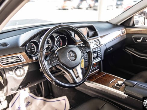Used 2014 Mercedes-Benz E 350 4MATIC Wagon image 21