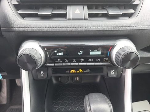 Used 2024 Toyota RAV4 LE image 19