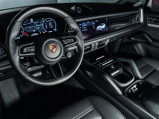 Certified 2025 Porsche Cayenne Coupe AWD/4WD image 4